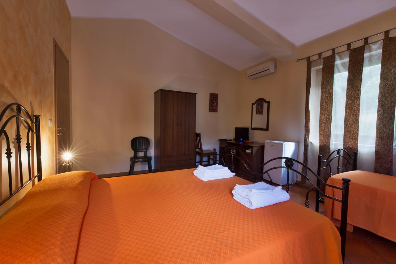 Turismo Rurale Il Sole Villa Sant'Angelo di Brolo Cameră foto